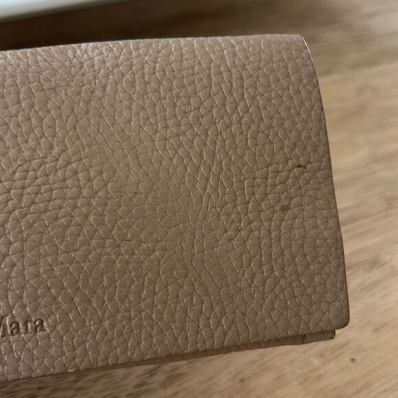 Max Mara beige sunglass eyeglass case - Picture 3 of 6